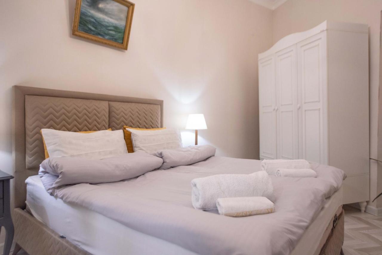Old Town-Booking Apartment 第比利斯 外观 照片