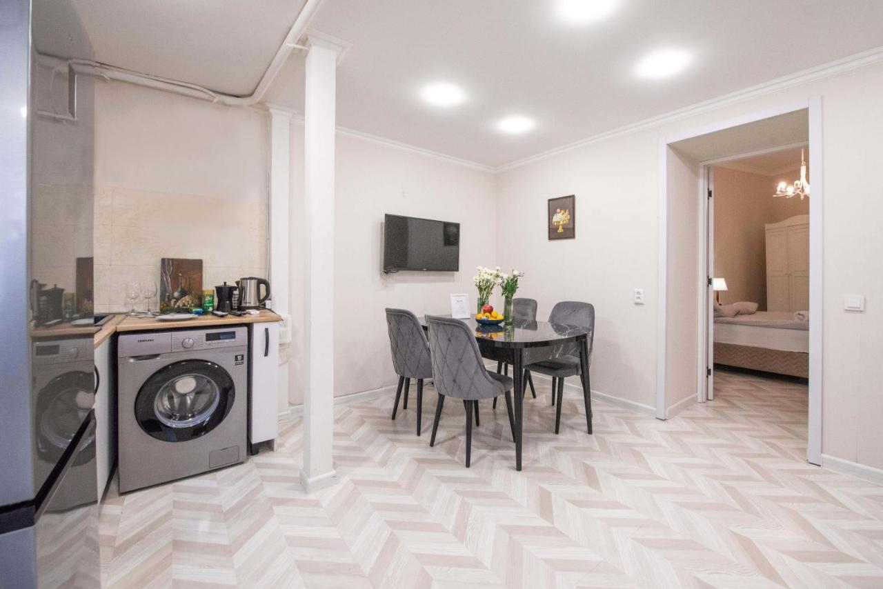 Old Town-Booking Apartment 第比利斯 外观 照片