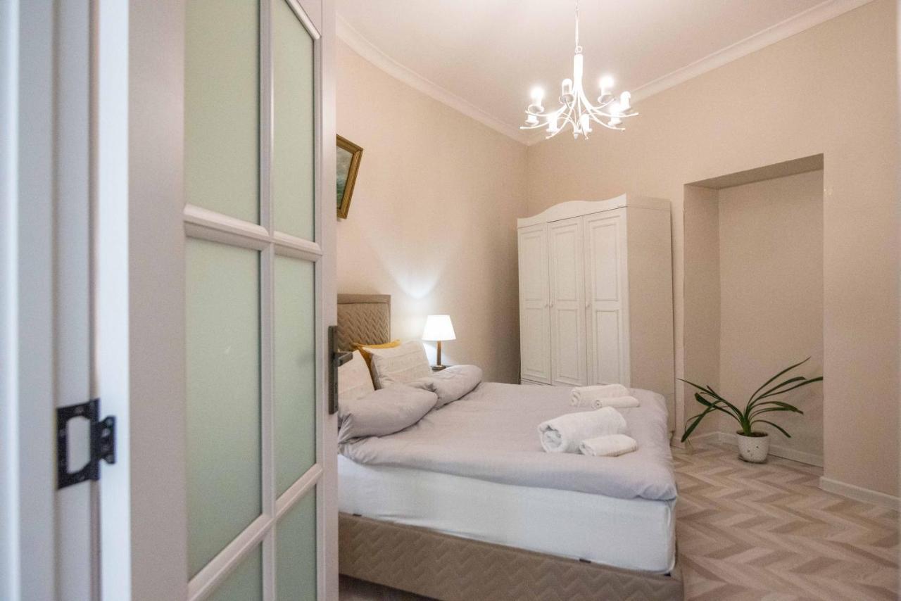 Old Town-Booking Apartment 第比利斯 外观 照片